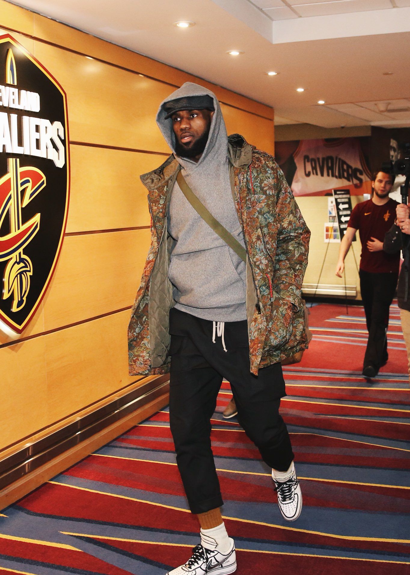 乐福罚球不中，东契奇高呼：篮球不会撒谎（乐福罚球没进，东契奇高喊：篮球从不说谎）