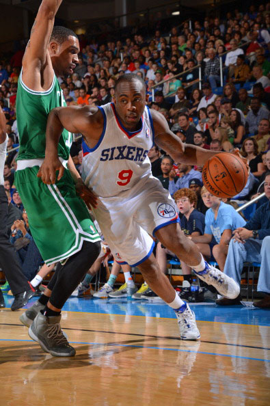 CBA官方：联赛首轮12人完成首秀，张陈治锋打出生涯最佳（CBA官方：联赛首轮12人完成处子秀，张陈治锋创下生涯新高）