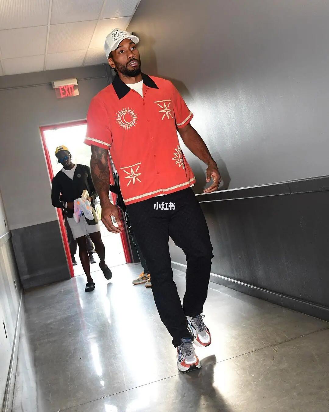 米兰达：很少有人能和斯帕莱蒂关系好，他的为人我还是不说了（米兰达：能与斯帕莱蒂相处融洽的人很少，他的人品我不便评价）