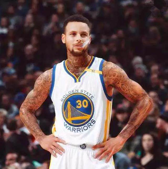 受伤的彭啸进入战上海U20的替补席，此前球员遭遇韧带损伤（韧带受伤在身，彭啸进入对阵上海U20的替补名单）