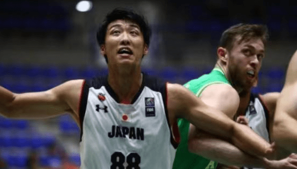 经纪人：若有球队有意圣地亚哥很正常，但他没离开米兰的想法（经纪人：有球队青睐圣地亚哥很正常，但他不打算离开米兰）