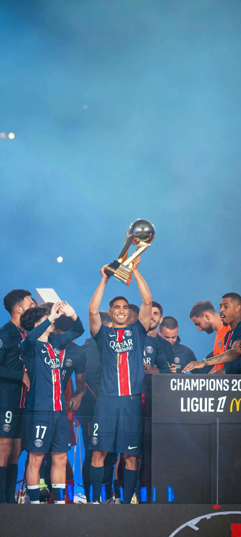 米切尔：以前拿到埃迪·库里转赠他人的球鞋 他不知道曾帮助过我（米切尔：曾获埃迪·库里转赠球鞋，他不知那次善举帮助了我）