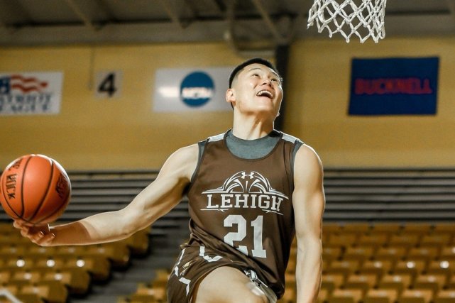 亚冠生死战！布里兰主场绞杀江原FC，8球神锋破局（亚冠生死局！布里兰主场强压江原FC，8球锋霸一锤定音）