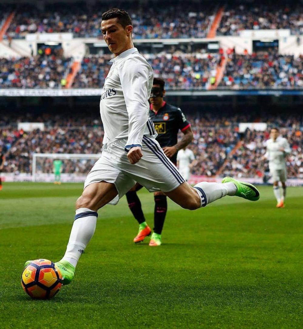 库里半场10中5轰16分4板，帮助勇士占据上风（库里半场10投5中砍16分4篮板，助勇士占先机）