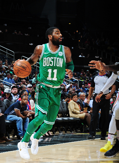 湖人浓眉哥篮下统治力助球队获胜（安东尼·戴维斯内线统治力助湖人取胜）