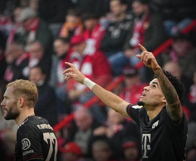 25岁圆神再建功：狂奔压迫 凌空外脚背进空门！16场8球4助（25岁圆神再度发威：狂奔逼抢后外脚背凌空破门，16战8球4助）