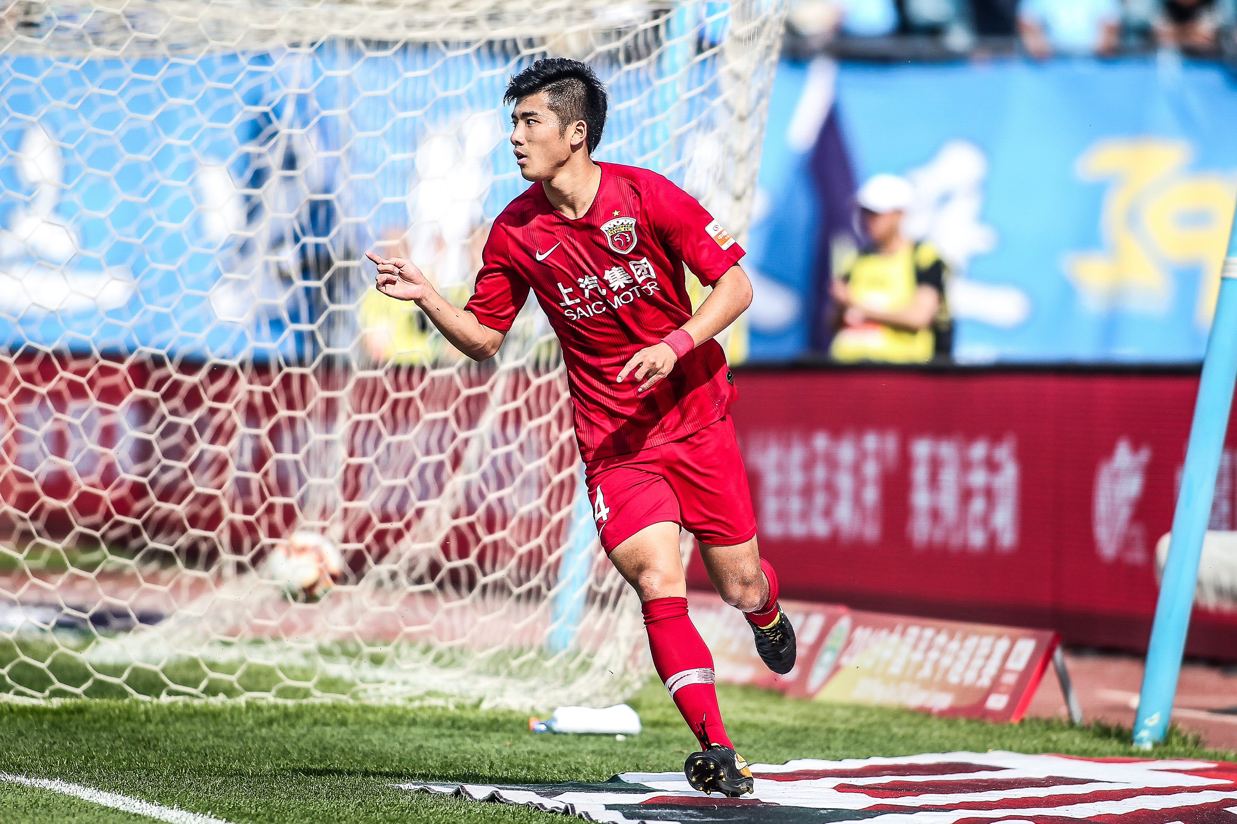 阿莫林：冬窗不引援就不会有球员离开；梅努是曼联的未来（阿莫林：除非冬窗有新援，否则无人离队；梅努是曼联的未来）