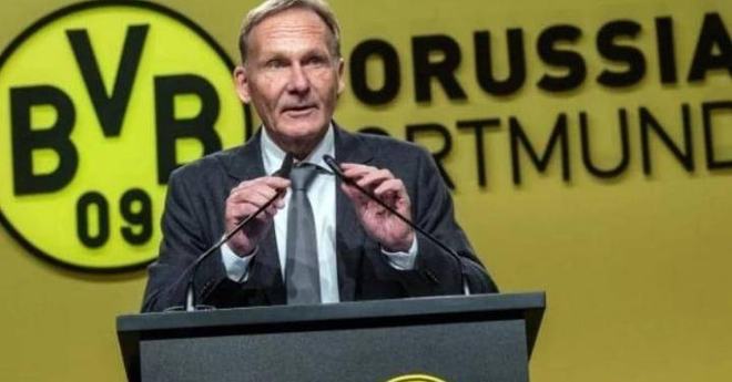 都体：尤文重新考虑引进扎卡；弗拉霍维奇有望出战佛罗伦萨（都灵体育报：尤文再评估引进扎卡，弗拉霍维奇有望出战佛罗伦萨）