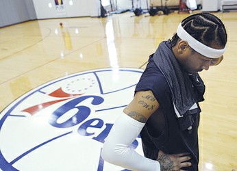 扎戈：托蒂睡觉打呼噜还说梦话；吐西蒙尼口水是因他故意挑衅（扎戈：托蒂睡觉会打鼾也会说梦话；向西蒙尼吐口水因其刻意挑衅）