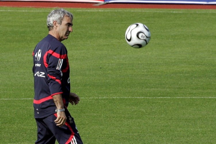 塞克斯顿因左大腿受伤，本场对阵尼克斯不会回归（塞克斯顿左大腿受伤，本场战尼克斯提前退场）