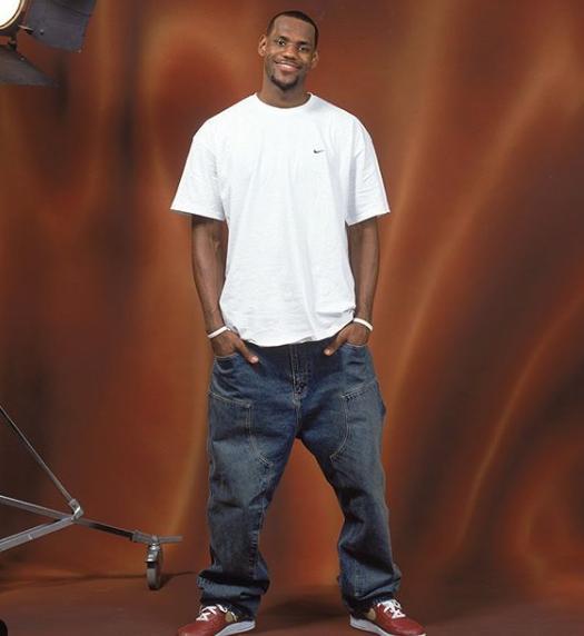 独行侠vs76人伤病：浓眉&克莱可以出战，乔治和恩比德缺席（独行侠战76人伤病情况：浓眉、克莱出战，乔治、恩比德缺席）