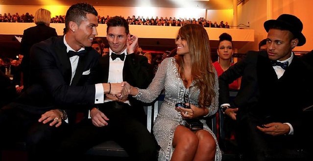 队报周末最佳法国阵：救世主阿雷，核心科内，独造五球奥利塞（《队报》周末最佳阵容：阿雷成救世主，科内掌舵中场，奥利塞独造五球）