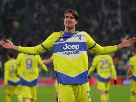 马丁内斯：C罗仍是关键球员，有他在的葡萄牙会更强大（马丁内斯：C罗依旧是核心，他在阵中葡萄牙更强大）